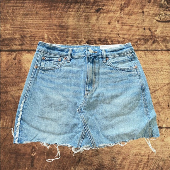 NWT - AE Women’s Denim A-Line Mini Skirt (Light Blue Wash / 4 Regular, 27W)